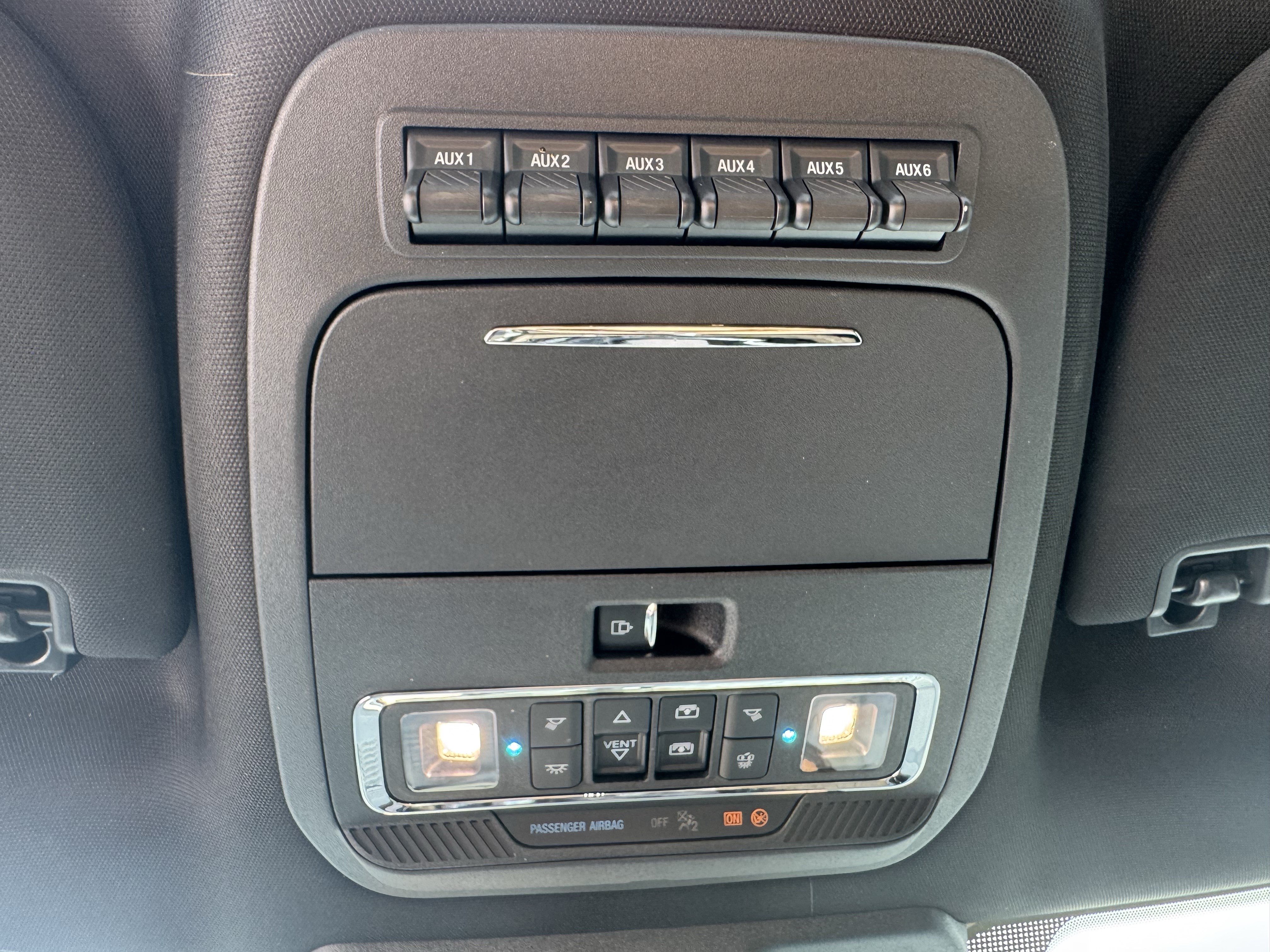 Certified 2025 Ford F450 Platinum w/ FX4 Off-Road Package AWD/4WD image 29