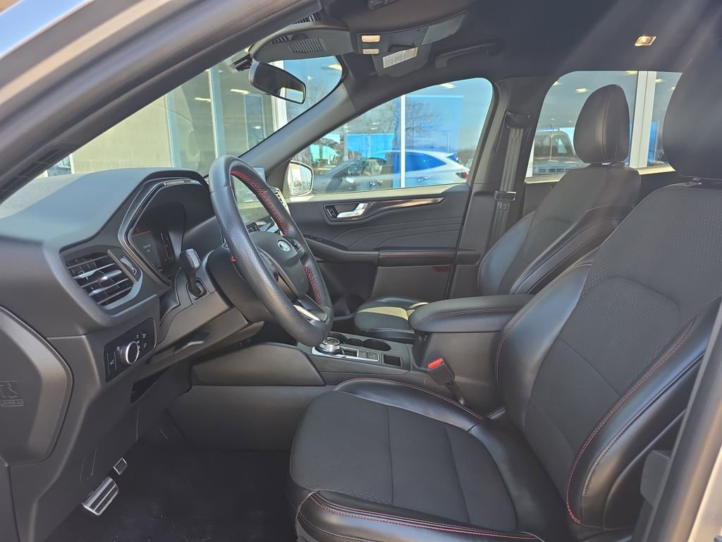 Certified 2024 Ford Escape ST-Line w/ Tech Pack #1 AWD/4WD image 18