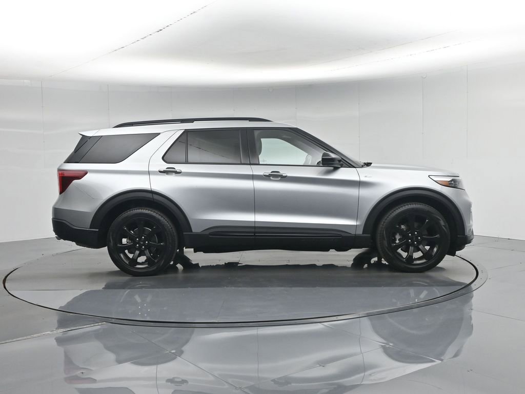 Certified 2023 Ford Explorer ST-Line w/ Class IV Trailer Tow Package RWD image 30
