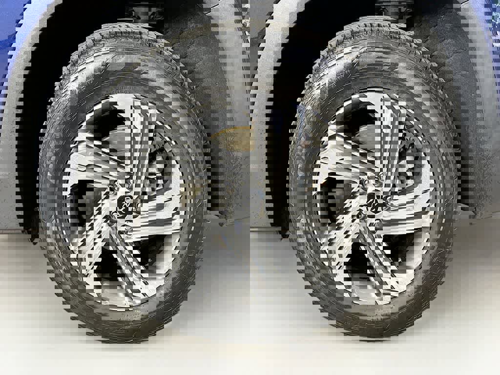 Used 2023 Hyundai Santa Fe SEL FWD image 11