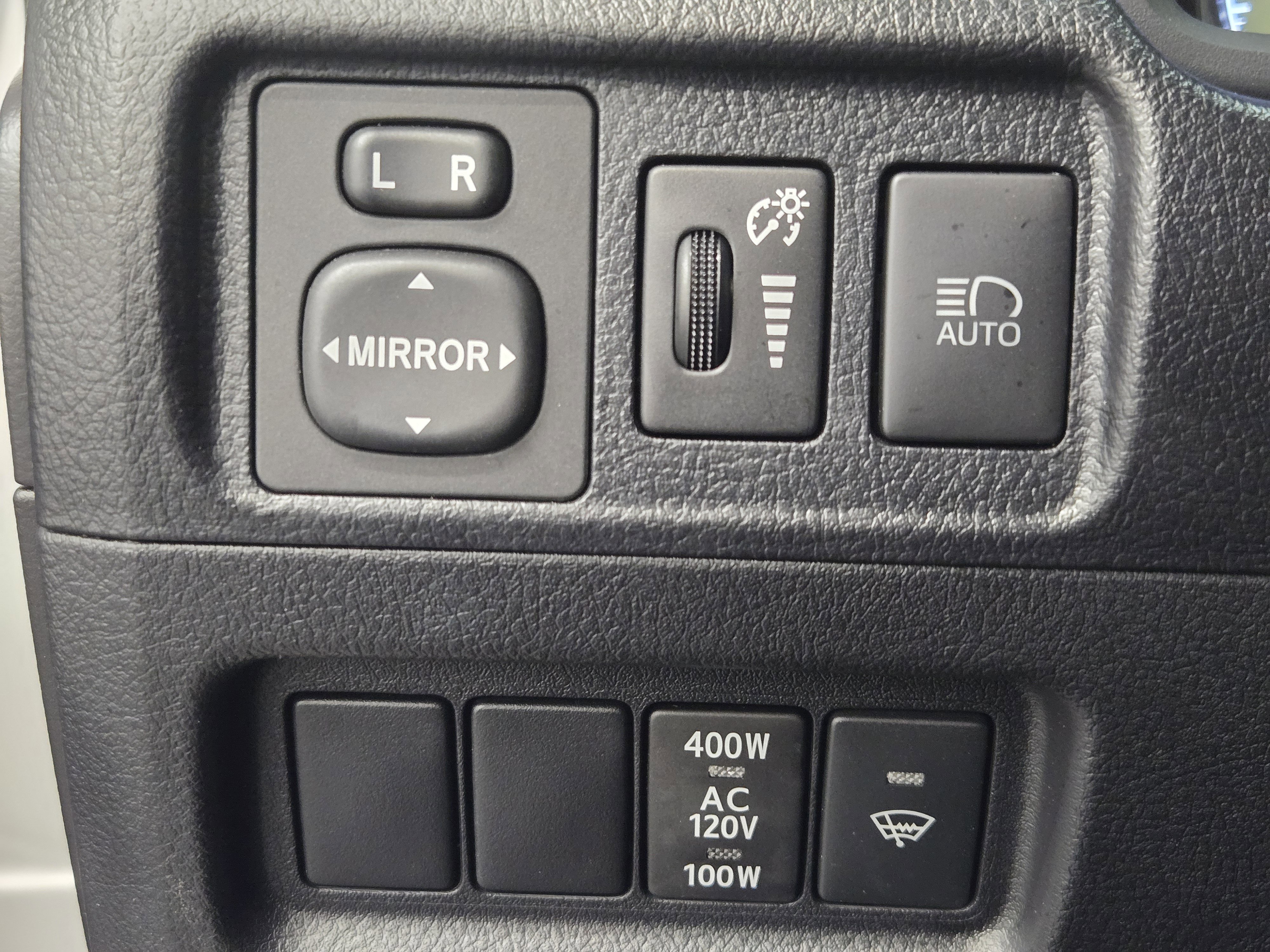 Used 2022 Toyota 4Runner SR5 Premium w/ Moonroof Package RWD image 23