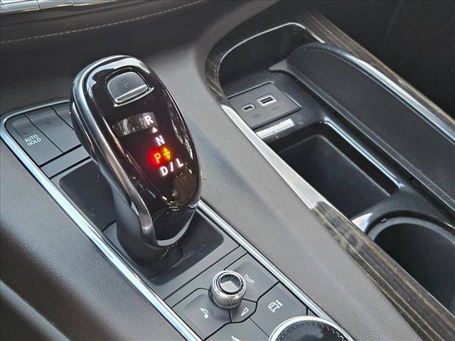 Used 2022 Cadillac Escalade Premium Luxury RWD image 12