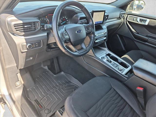 Certified 2020 Ford Explorer XLT w/ Comfort Package AWD/4WD image 10