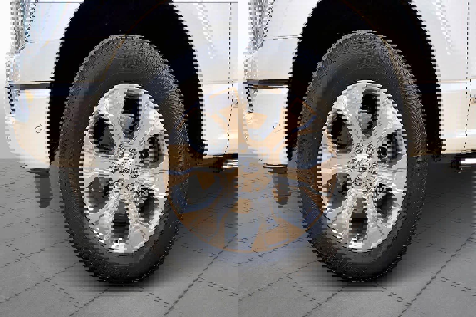 Certified 2023 Ford F150 Platinum w/ Equipment Group 701A High image 12