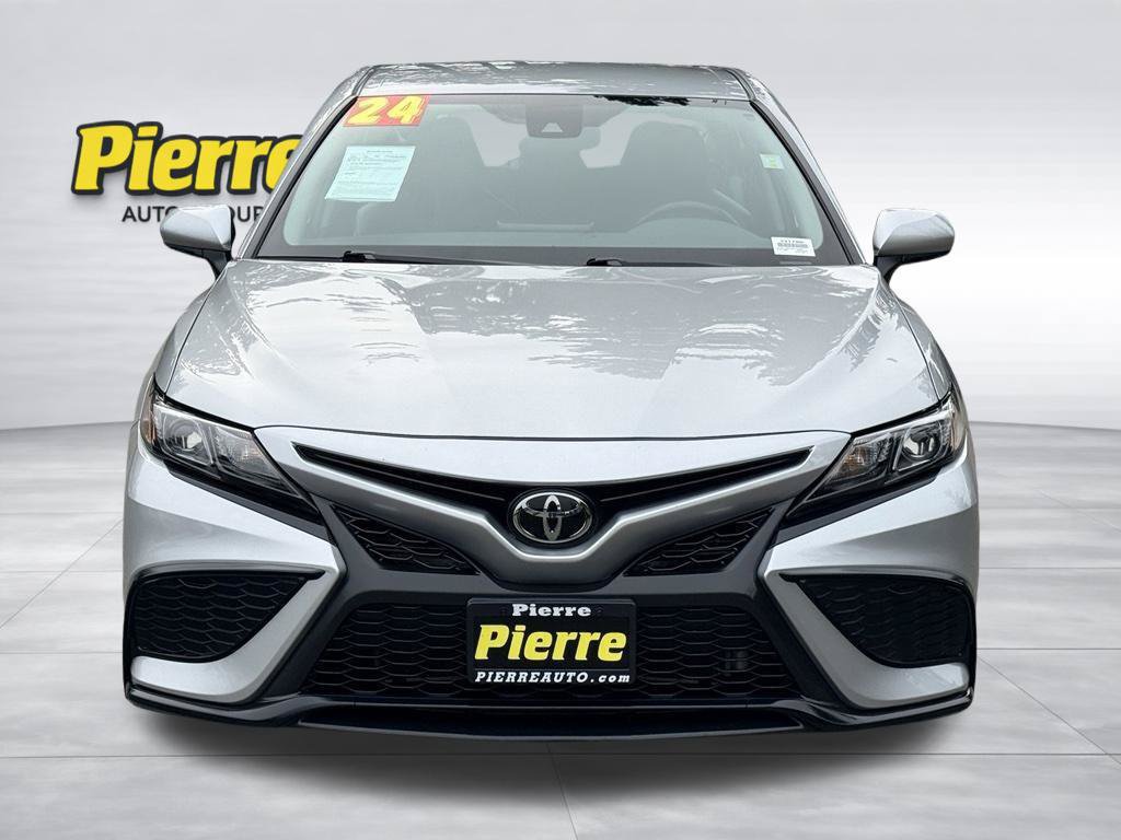 Used 2024 Toyota Camry SE w/ Cold Weather Package AWD/4WD image 5