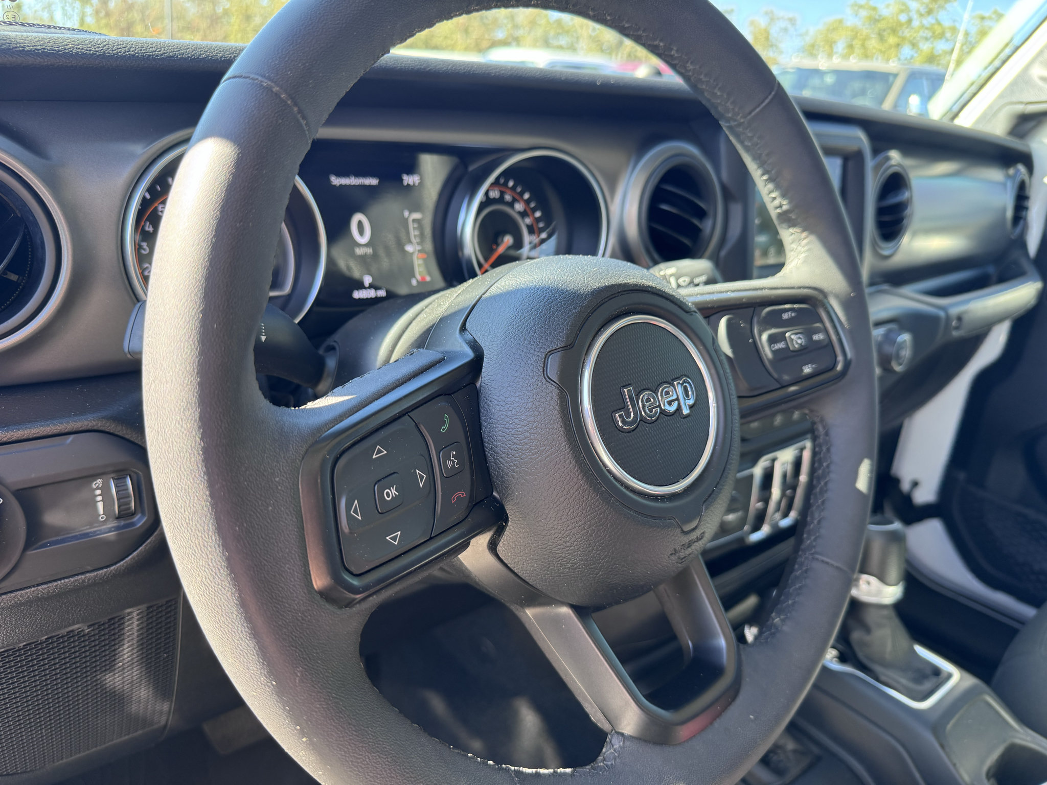 Used 2023 Jeep Gladiator Sport AWD/4WD image 18