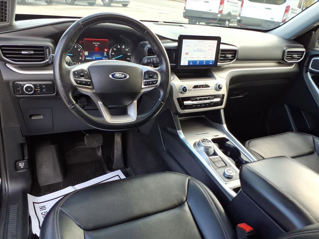 Certified 2020 Ford Explorer XLT w/ Equipment Group 202A image 17