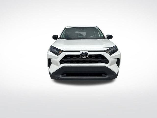 Used 2022 Toyota RAV4 LE FWD image 3