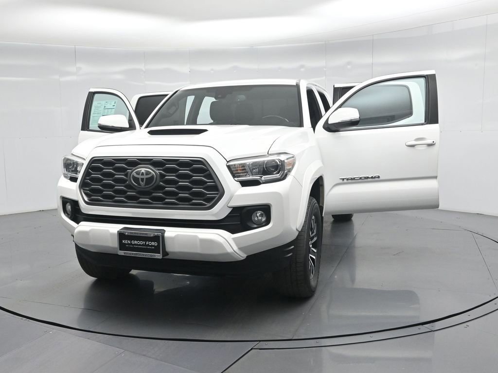 Used 2021 Toyota Tacoma TRD Sport w/ Technology Package image 42
