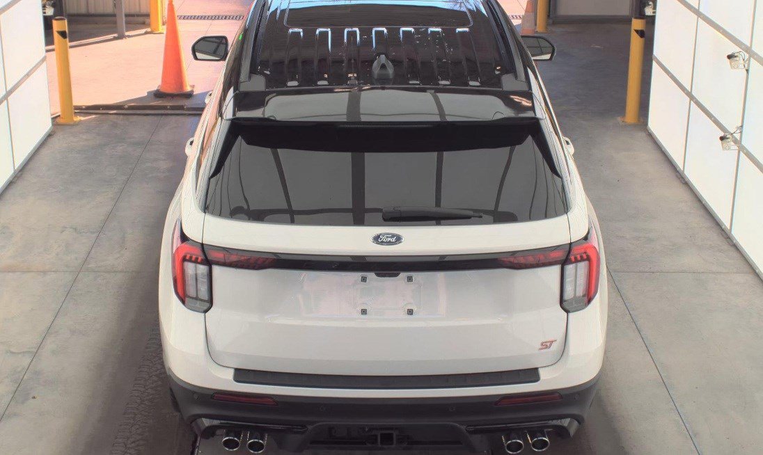 Certified 2025 Ford Explorer ST image 8