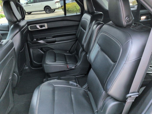 Certified 2020 Ford Explorer XLT w/ Equipment Group 202A AWD/4WD image 14