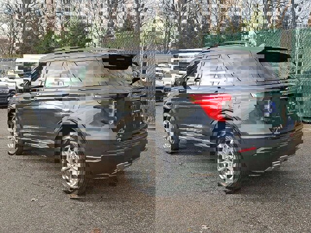 Certified 2022 Ford Explorer XLT w/ Equipment Group 202A image 18