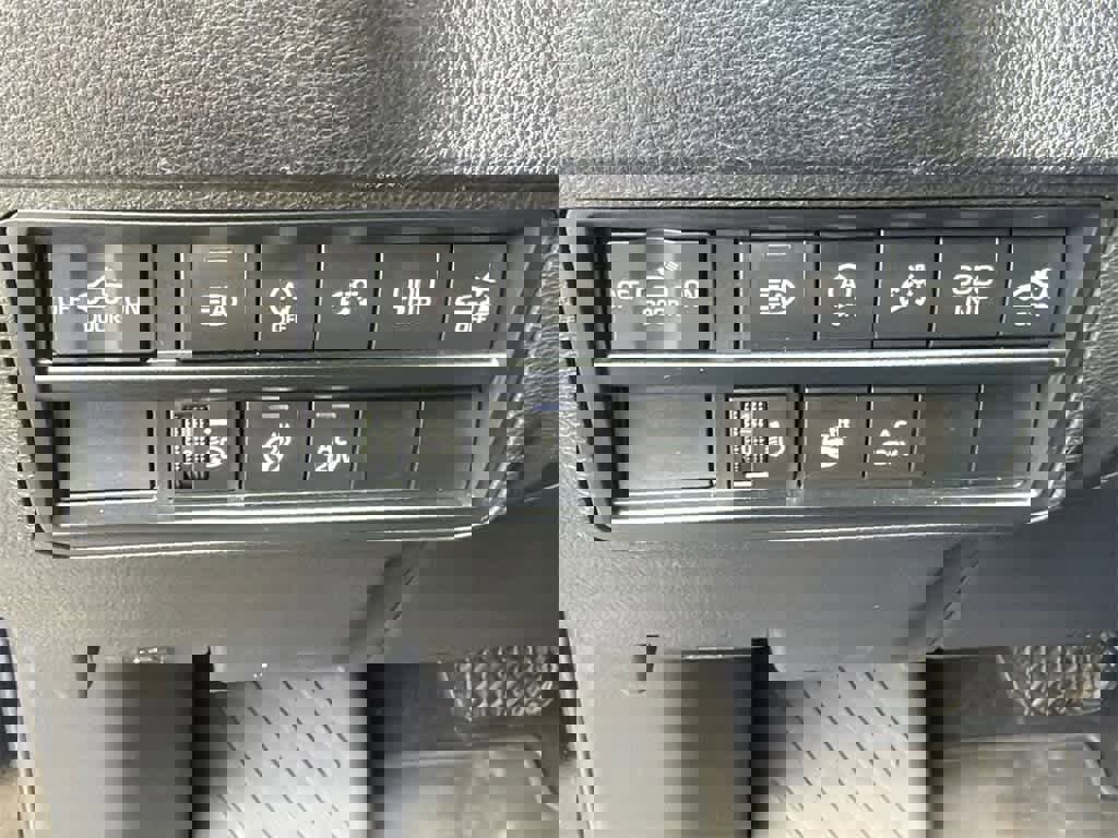 Used 2022 Toyota Tundra SR5 w/ SR5 Premium Package image 31