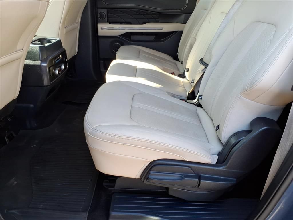 Certified 2022 Ford Expedition Max Platinum AWD/4WD image 13
