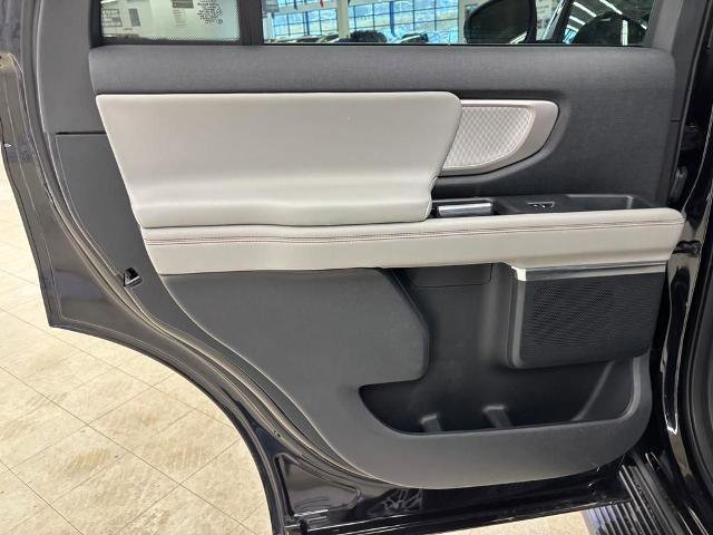 Certified 2025 Ford Expedition Active image 12