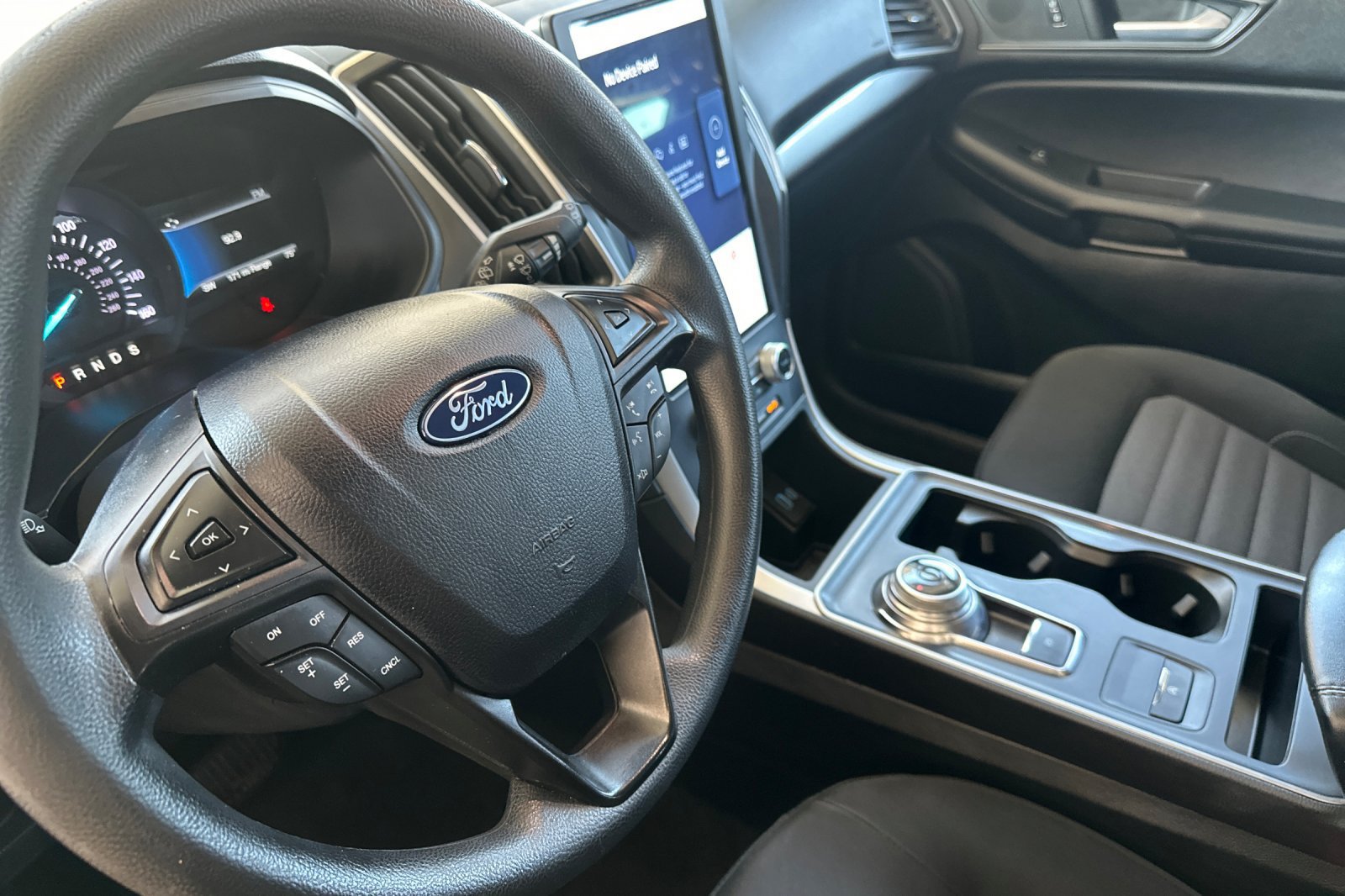Certified 2024 Ford Edge SE w/ Black Appearance Package AWD/4WD image 9