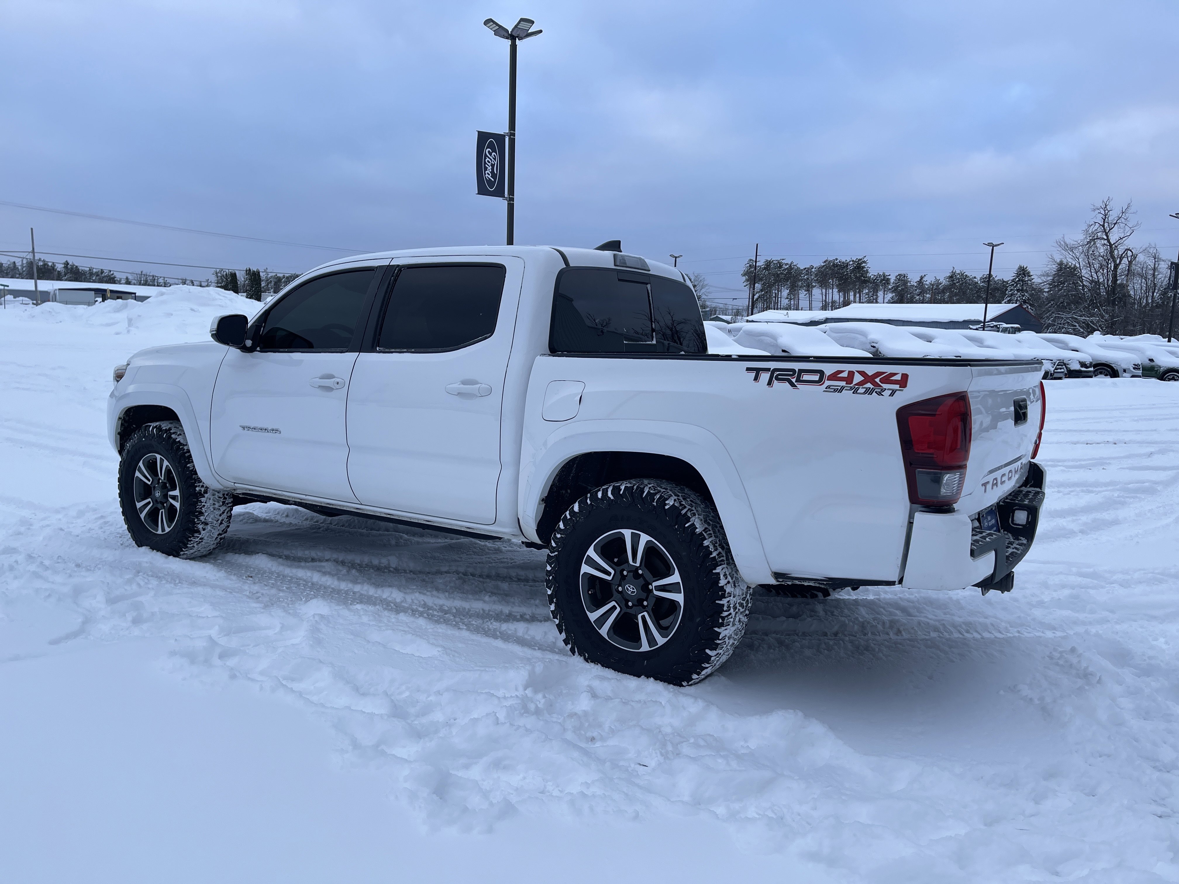 Used 2019 Toyota Tacoma TRD Sport image 6