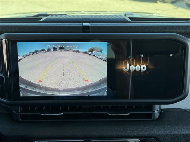 Used 2025 Jeep Wrangler Willys image 17