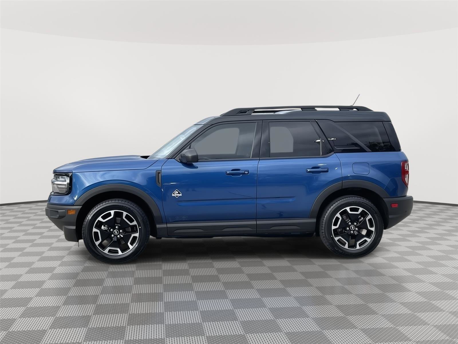 Certified 2024 Ford Bronco Sport Outer Banks w/ Tech Package AWD/4WD image 2