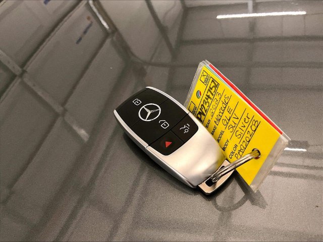 Used 2023 Mercedes-Benz GLE 350 4MATIC image 9