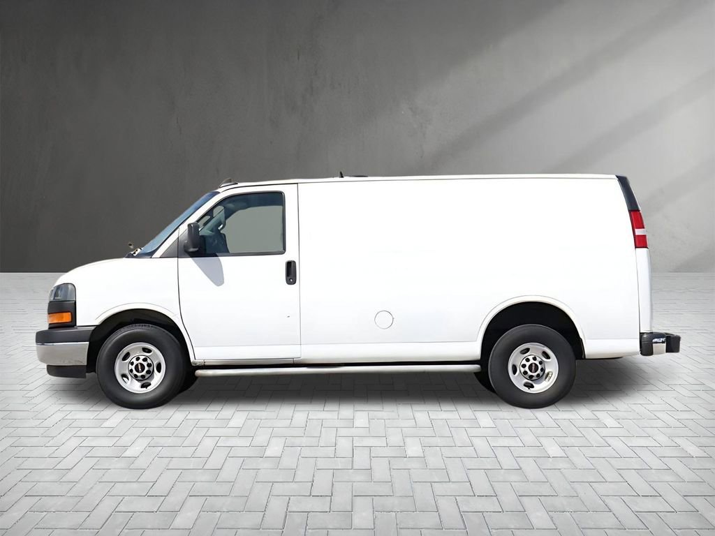 Used 2023 GMC Savana 2500 w/ Driver Convenience Package image 4