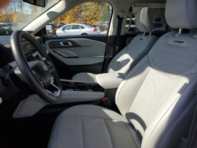 Certified 2025 Ford Explorer Platinum w/ Ultimate Package AWD/4WD image 9