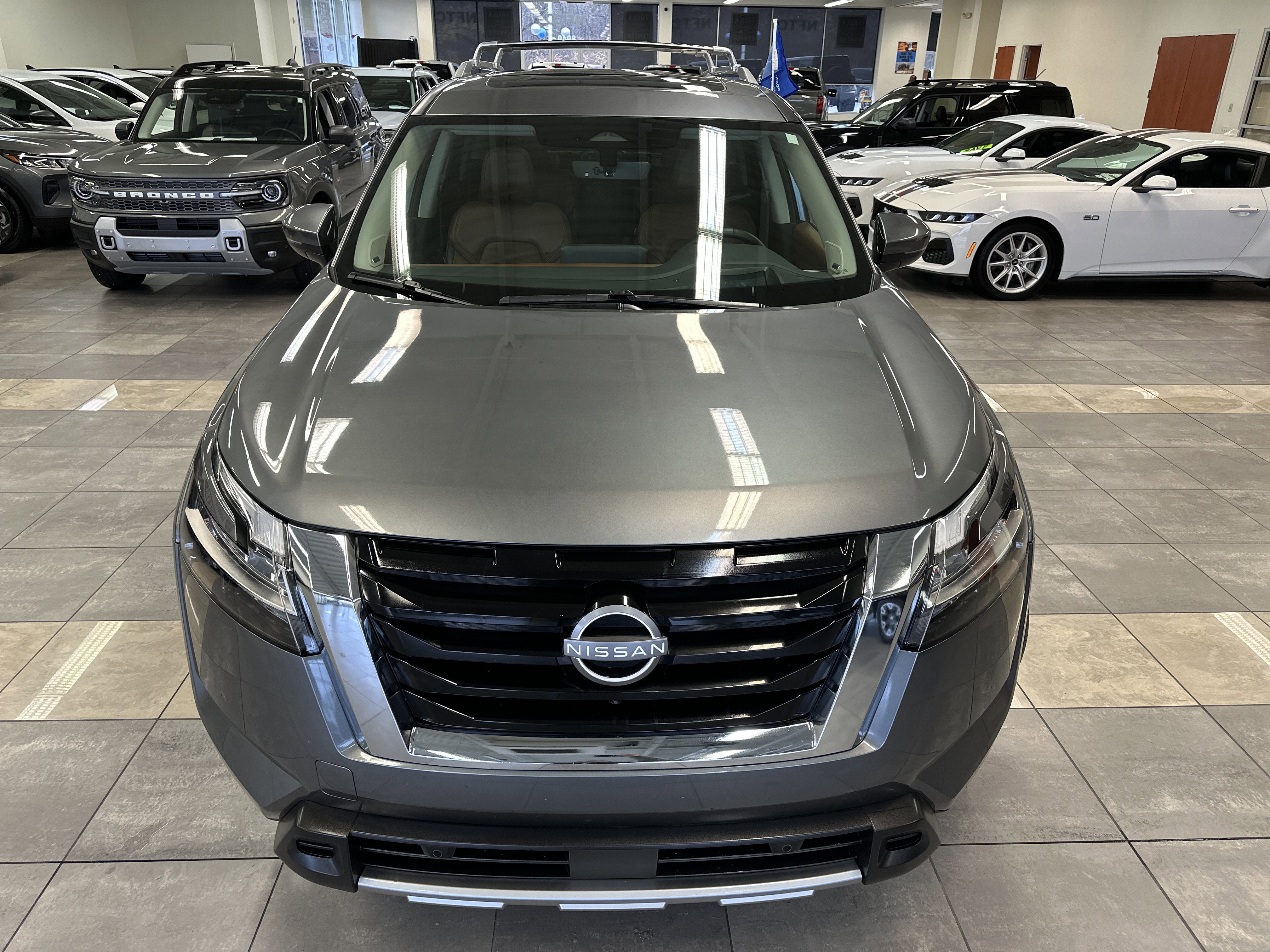 Used 2023 Nissan Pathfinder Platinum image 21