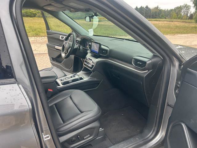 Certified 2023 Ford Explorer XLT w/ Equipment Group 202A AWD/4WD image 17