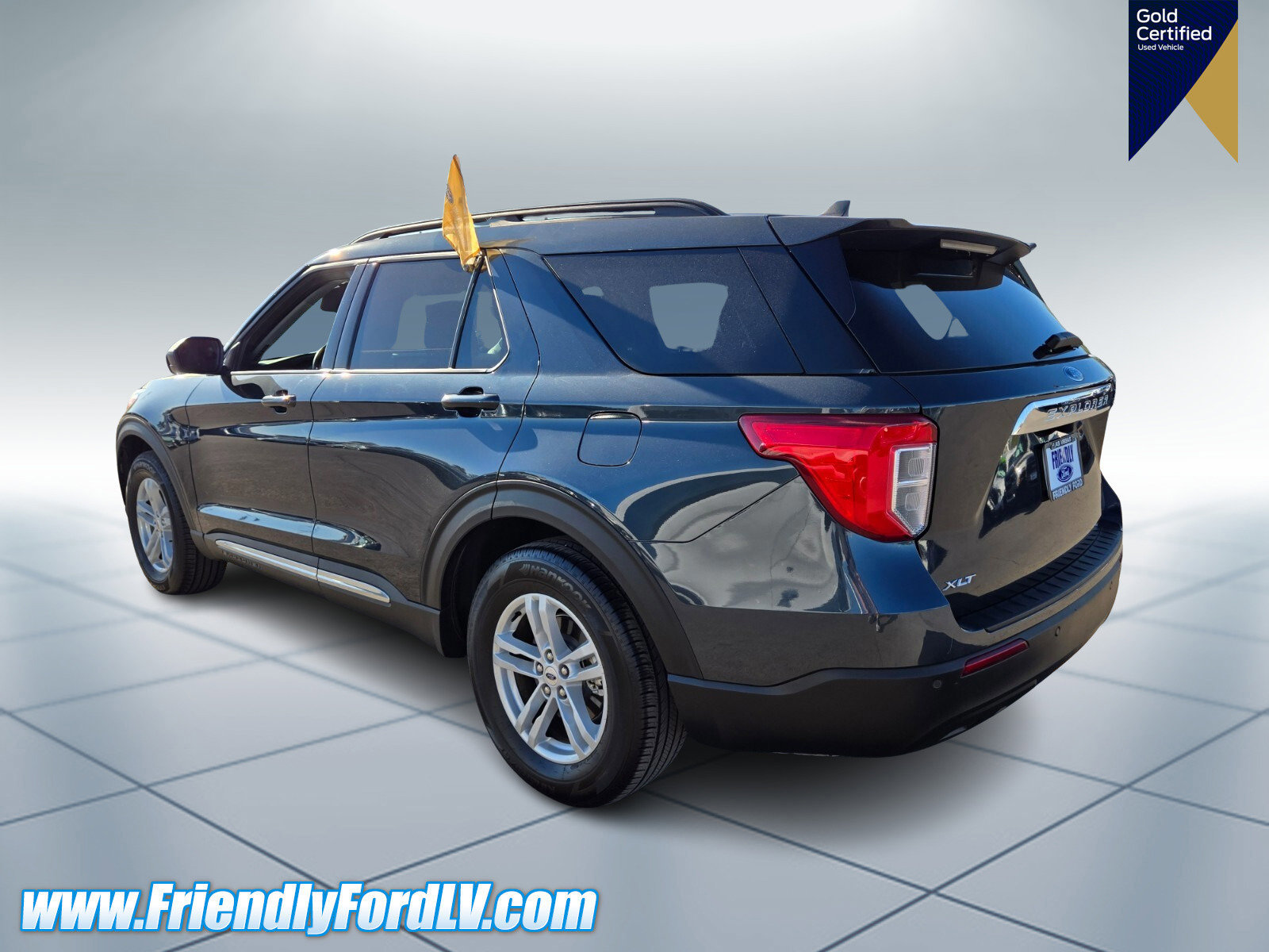 Certified 2024 Ford Explorer XLT RWD image 3