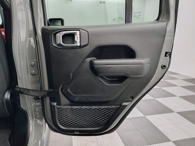 Used 2023 Jeep Wrangler Unlimited Rubicon w/ Cold Weather Group AWD/4WD image 26