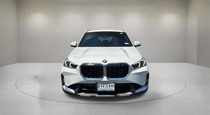 Used 2023 BMW X1 xDrive28i w/ Convenience Package AWD/4WD image 2