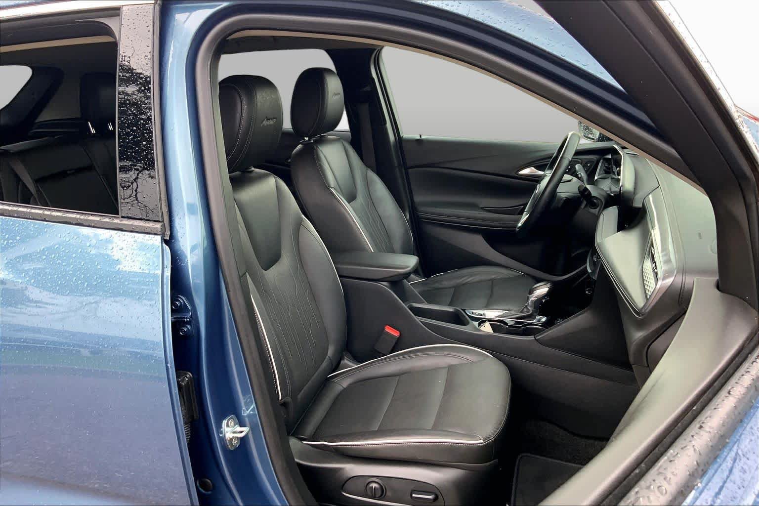 Used 2024 Buick Encore GX Avenir AWD/4WD image 9