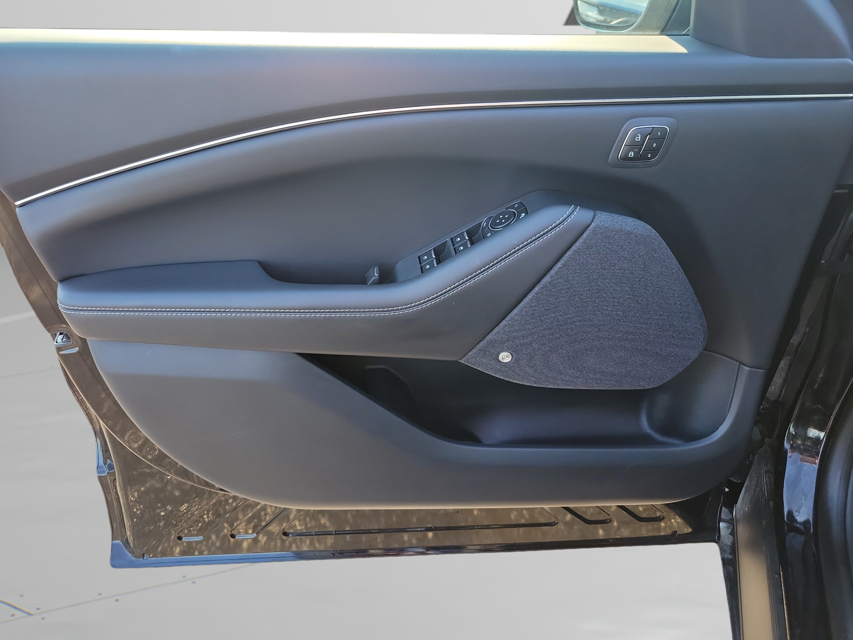 Certified 2025 Ford Mustang Mach-E Premium AWD/4WD image 18