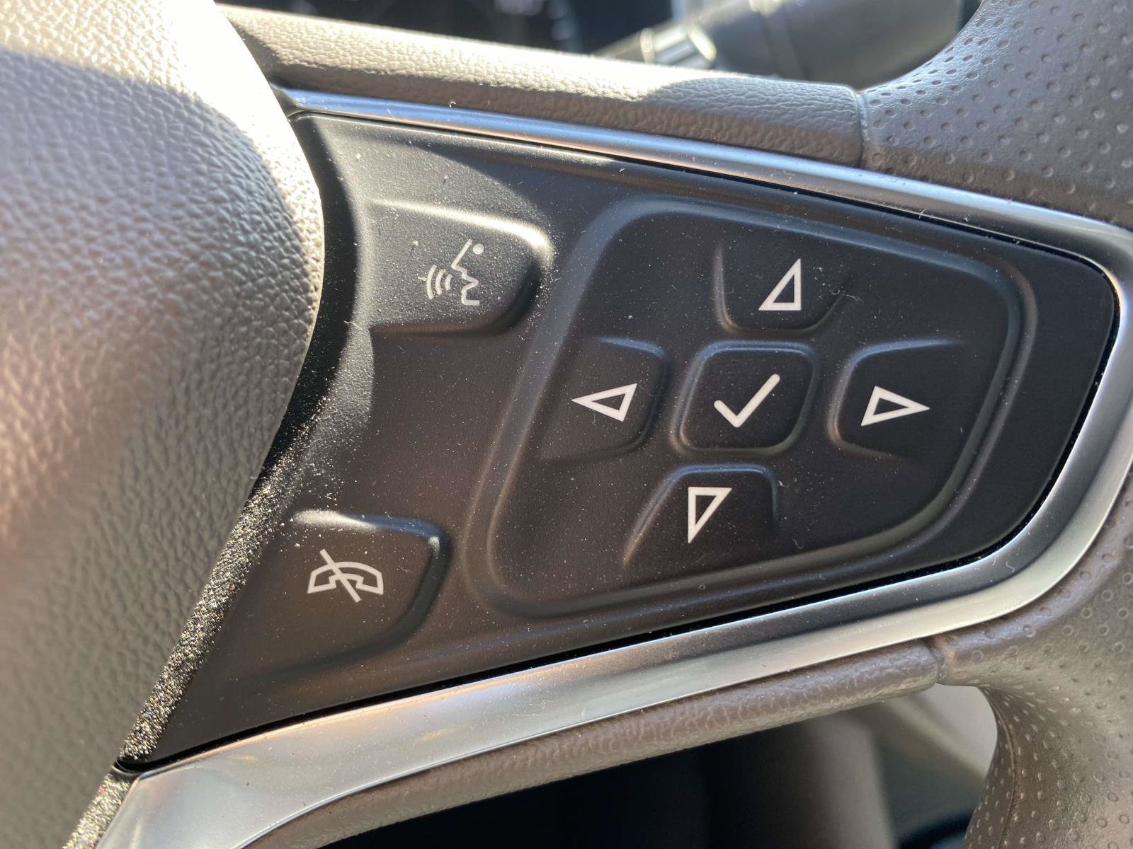 Used 2025 Chevrolet Malibu LS FWD image 19