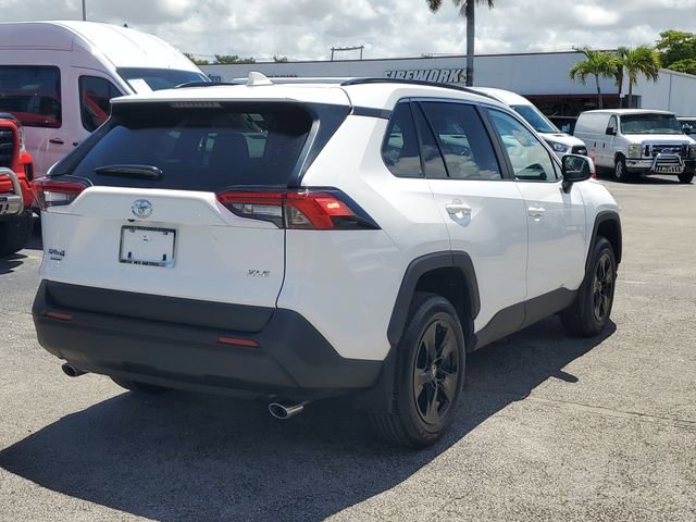 Used 2025 Toyota RAV4 XLE w/ Convenience Package FWD image 4