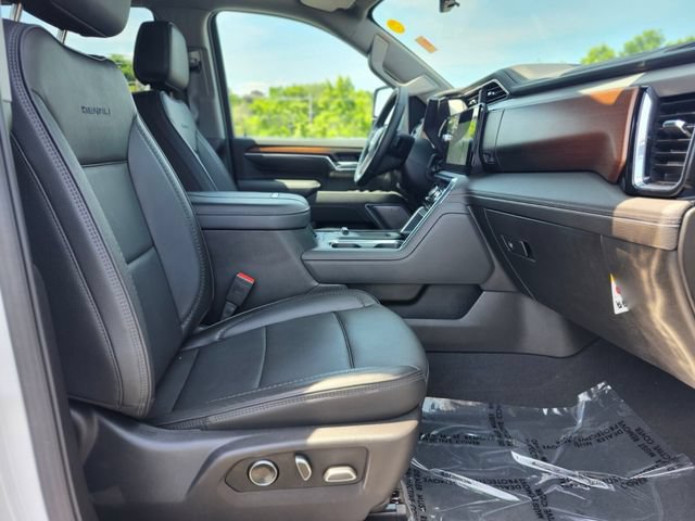 Used 2025 GMC Sierra 2500 Denali w/ Denali Reserve Package AWD/4WD image 11