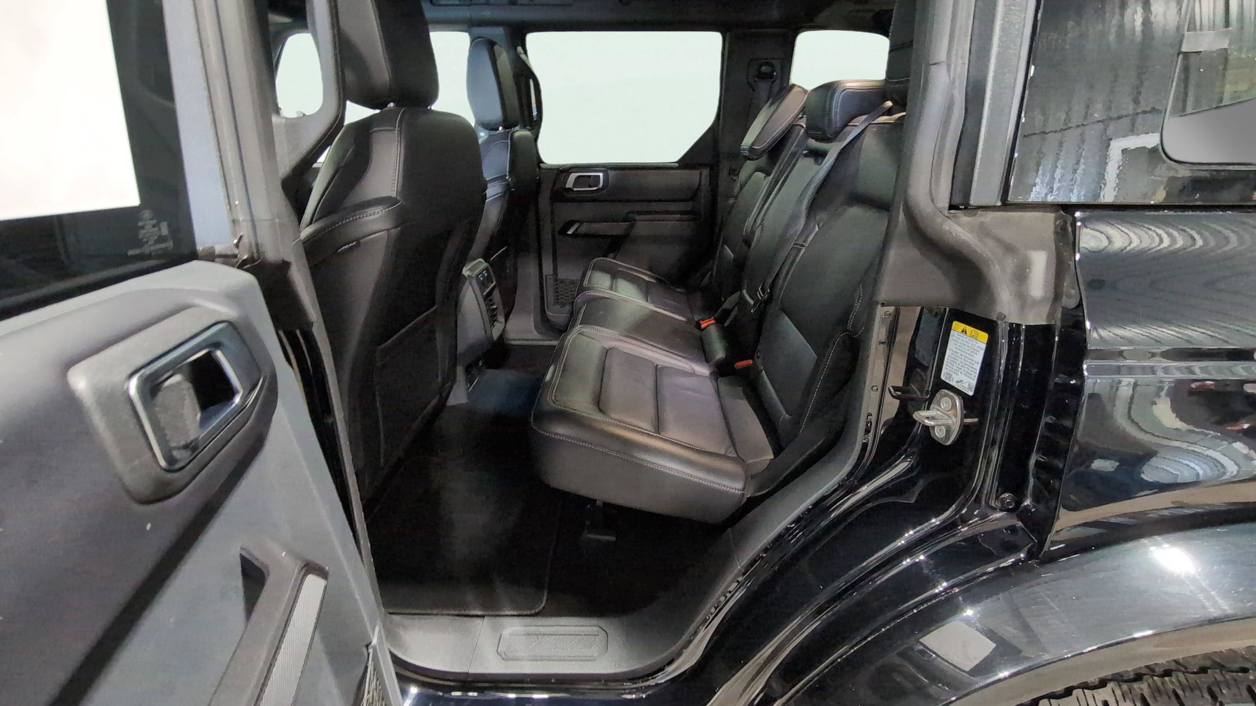 Certified 2025 Ford Bronco Outer Banks AWD/4WD image 13