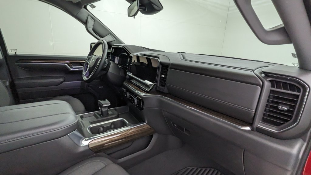 Used 2024 Chevrolet Silverado 1500 RST w/ Convenience Package II AWD/4WD image 38
