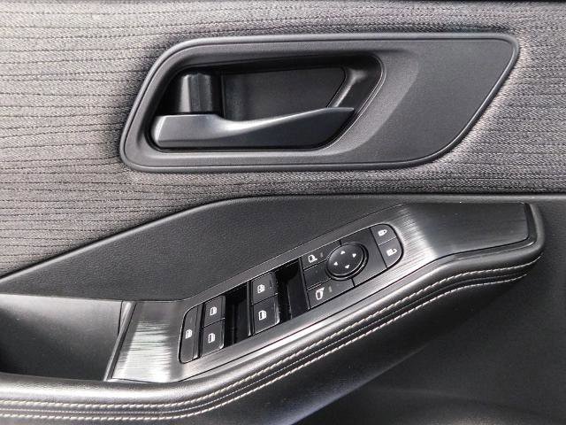 Used 2021 Nissan Rogue S image 25