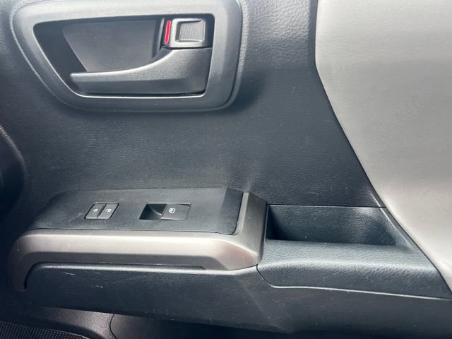 Used 2018 Toyota Tacoma SR5 image 33