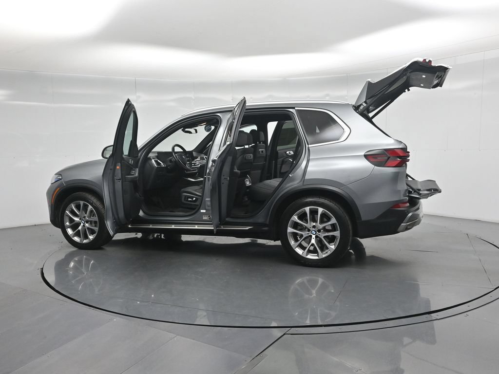 Used 2024 BMW X5 xDrive40i AWD/4WD image 37