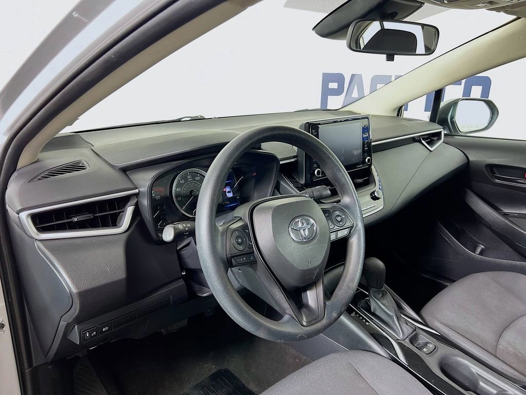 Used 2022 Toyota Corolla LE image 9