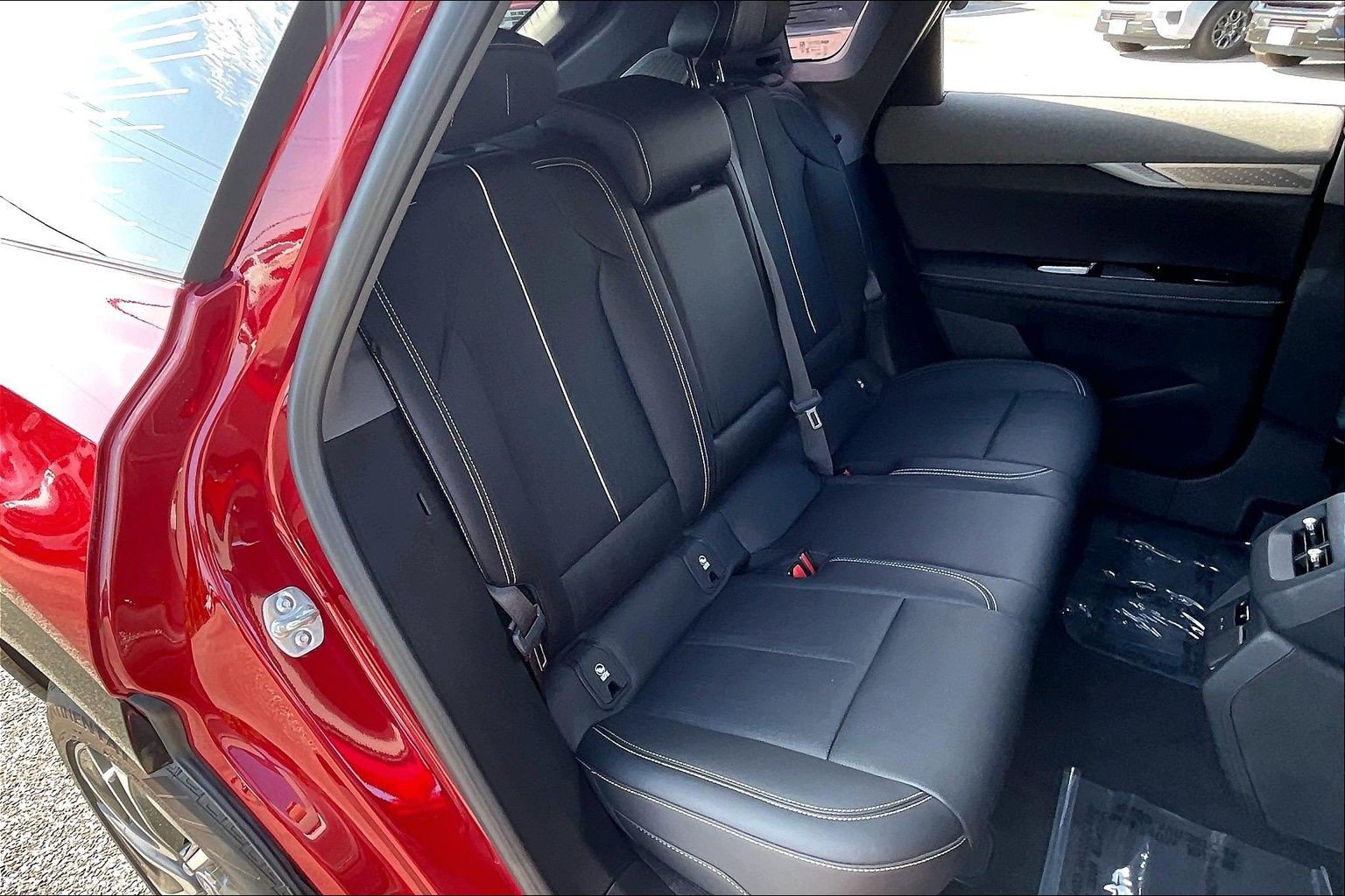 Used 2025 Cadillac Optiq Sport 2 w/ LPO, Floor Liner Package AWD/4WD image 26