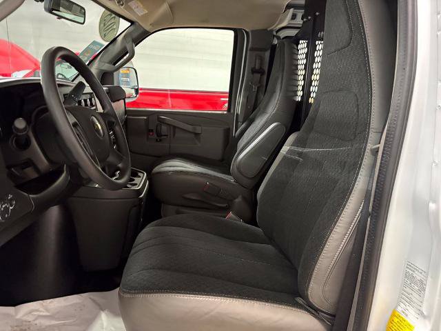 Used 2025 Chevrolet Express 2500 w/ Driver Convenience Package RWD image 10