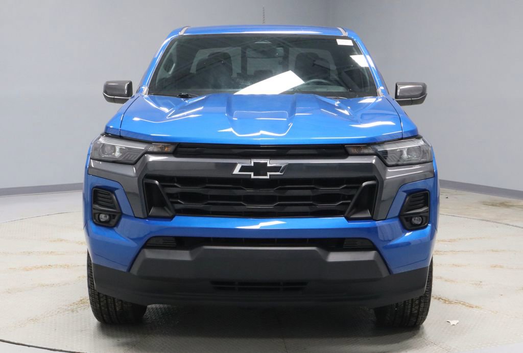Used 2024 Chevrolet Colorado LT w/ LT Convenience Package III RWD image 3
