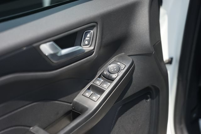 Certified 2025 Ford Escape ST-Line w/ Tech Pack #1 FWD image 29