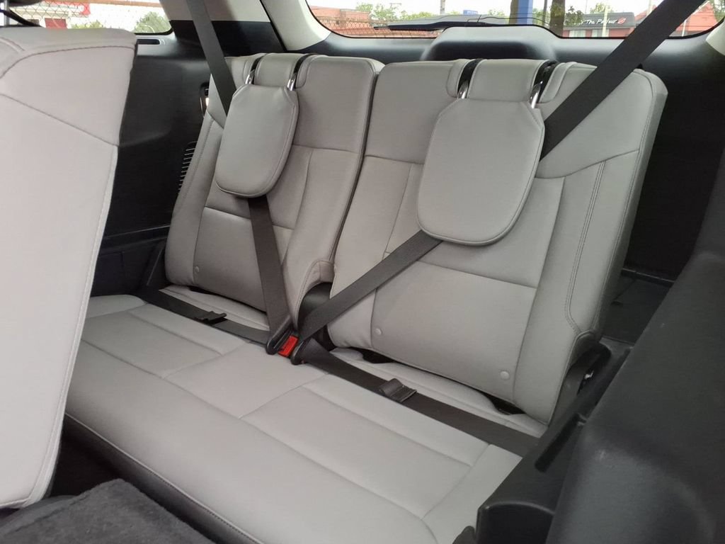 Certified 2025 Ford Explorer Active w/ Active Comfort Package AWD/4WD image 11
