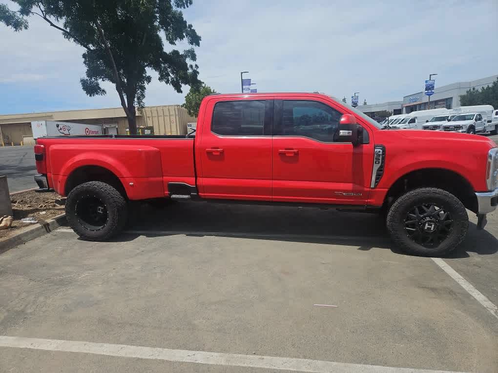 Certified 2023 Ford F350 Lariat w/ Tow Technology Package AWD/4WD image 5