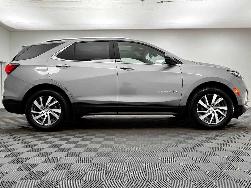 Used 2024 Chevrolet Equinox Premier image 2
