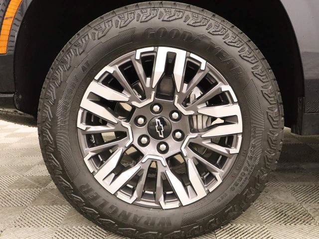 Used 2026 Chevrolet Suburban Z71 AWD/4WD image 28